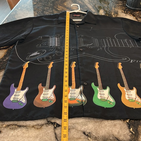 FENDER.By divinci guitars on black background Xl Men’s oversized shirt.sku CJ 10 - Picture 8 of 12